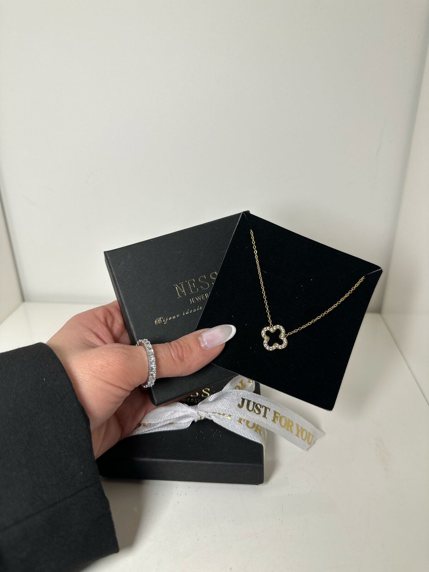 COLLIER OMAN