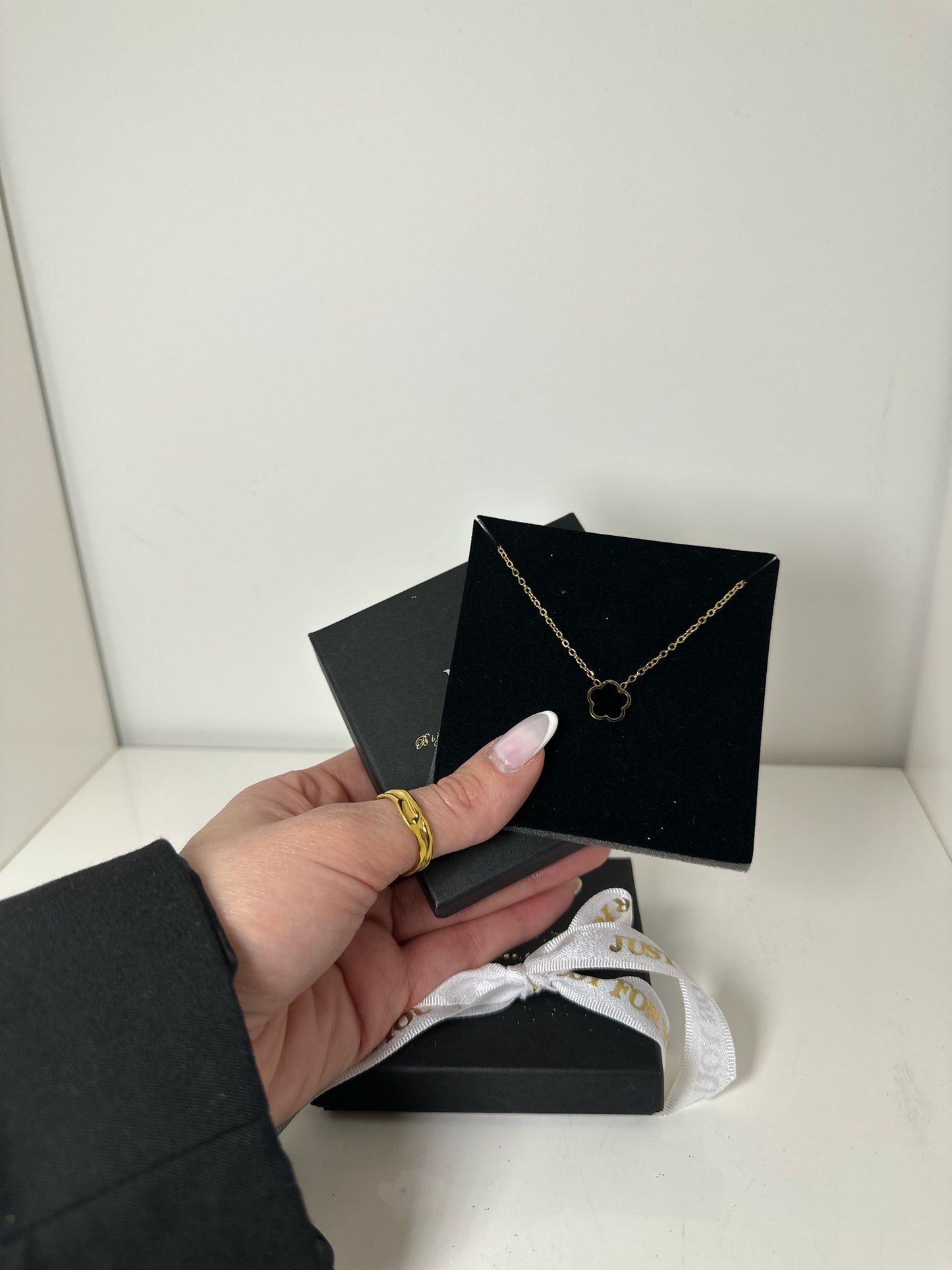 COLLIER ANYA